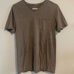 Grey t shirt
